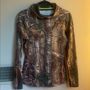 Under armour camp sweatshirt